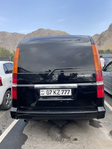 как можно купить машину в рассрочку: Honda Stepwgn: 2002 г., 2 л, Автомат, Бензин, Вэн/Минивэн