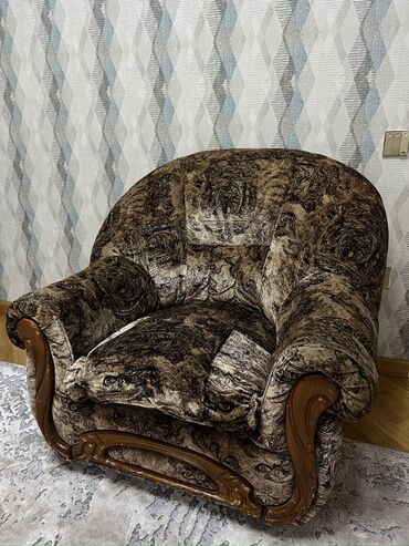 Divan və kreslo dəstləri: İşlənmiş, Divan, 2 kreslo, Divan, Bazasız, Açılmayan — 10