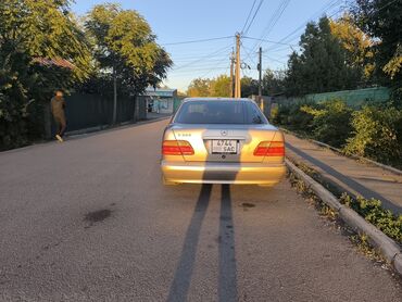 195 65 15 пакрышка: Mercedes-Benz E 320: 2000 г., 3.2 л, Автомат, Бензин, Седан