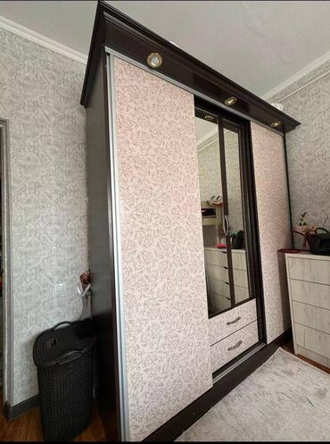 шерстяное одеяло ссср: Кийим салуучу шкаф, Колдонулган, Түз, ЛДСП
