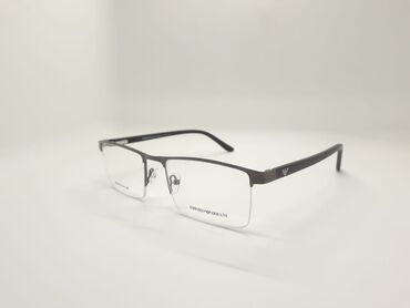 Eynəklər: Her nov optik eyneklerin sifarisi — 27