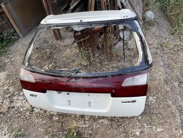 дом на даче: Крышка багажника Subaru, 2002 г., Б/у, Оригинал