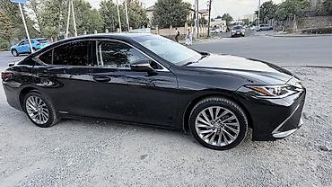 bmb e36: Lexus ES: 2019 г., 2.5 л, Автомат, Гибрид, Седан — 1