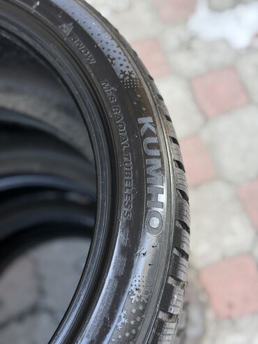 kumho: Шины 275 / 35 / R 19, Зима, Б/у, Легковые, Kumho