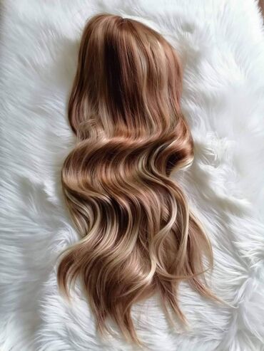 Perike i klipse: Perike
Cena 3200din — 20