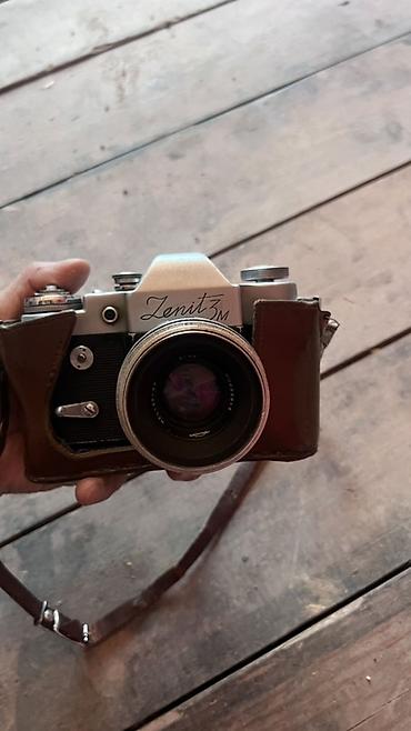 Техника и электроника: Пленочный фотоаппарат Zenit-3M с объективом и кожаным полукейcом — 1
