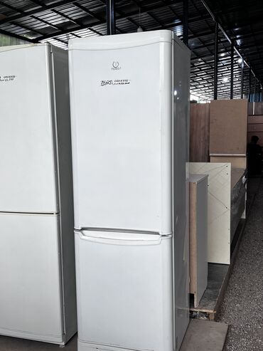 ручной холодильник: Холодильник Indesit, Б/у, Двухкамерный, No frost, 60 * 200 * 60