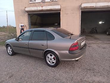 opel 1996: Opel Vectra: 2 l | 1996 il 23900 km Sedan — 6