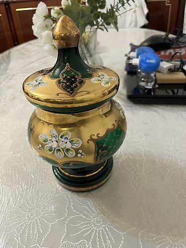 Süfrə aksesuarları: Bənövşəyi-yaşıl tonlarda, qızılı rəngli, üstü qapaqlı dekorativ şüşə — 1
