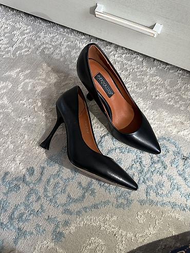 Шубы: Куртка 3000
Шуба2000
Туфли 1000 — 3