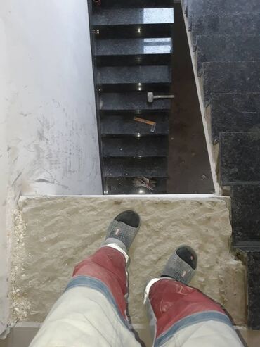 Лестницы из гранита, мрамора: Лестница из гранита, мрамора Для дома, Бесплатный замер, Форма лестницы: Много-маршевая, Стиль: Модерн — 3