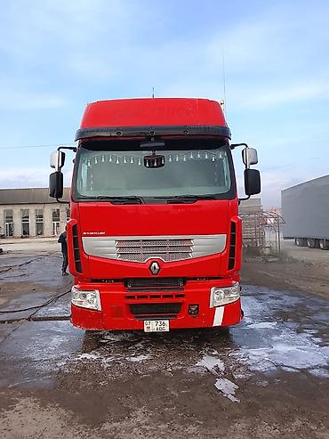 топлиный бак: Тягач, Renault, 2011 г., Тентованный — 2