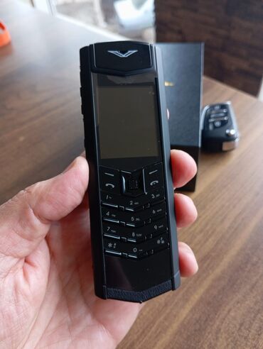 Tavalar: Vertu Constellation, 2 GB, Düyməli