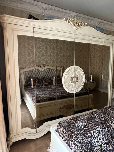 Divan və kreslo dəstləri: İşlənmiş, Açılan, 6 qapı Düz dolab, Dolab-asılqan, Türkiyə