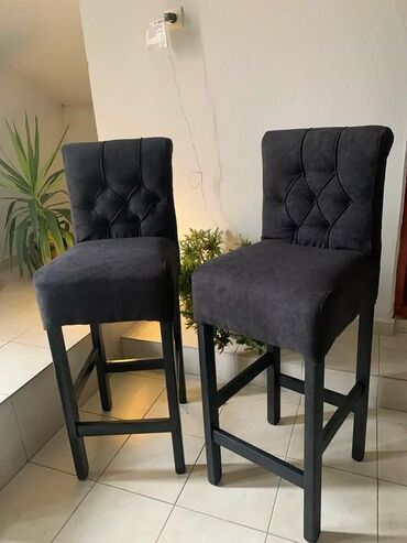 Stolice: Barske stolice sa naslonom – tapacirane, udobne i stabilne - Dizajn — 1