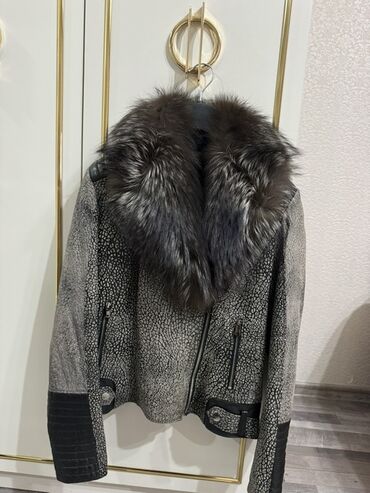 женские костюмы в клетку: Qadın qış üst geyimləri dəsti - Boz-qara fakturalı qısa kurtka