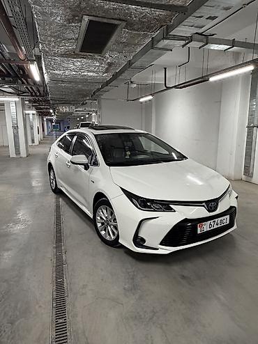 Toyota: Toyota Corolla: 2021 г., 1.8 л, Вариатор, Гибрид, Седан — 1