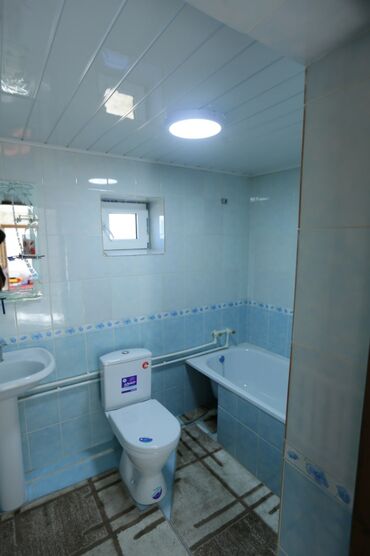 Продажа домов: Дом, 300 м², 8 комнат, Собственник — 20