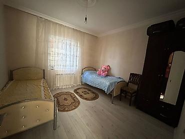 zabratda ev kiraye: Kənd xırdalanda 4nömreli mektebe yaxın qebirsatanlıq yolunda iki — 2