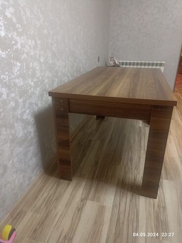 Masalar: Qonaq masası, İşlənmiş, Açılan, Kvadrat masa
