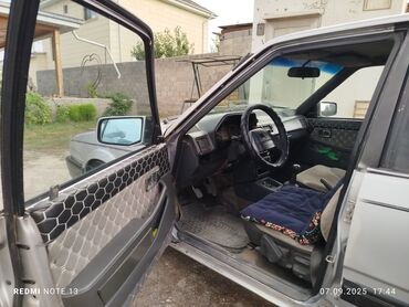 Mazda: Mazda 626: 1988 г., 2 л, Механика, Бензиновая, Седан — 8