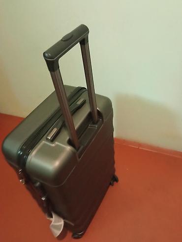 Çamadanlar: Sərt korpuslu təkərli səyahət çamadanı - Material: sərt plastik — 2