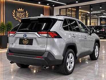 camry 55 exclusive: Toyota RAV4: 2021 г., 2.5 л, Автомат, Гибрид, Кроссовер — 2