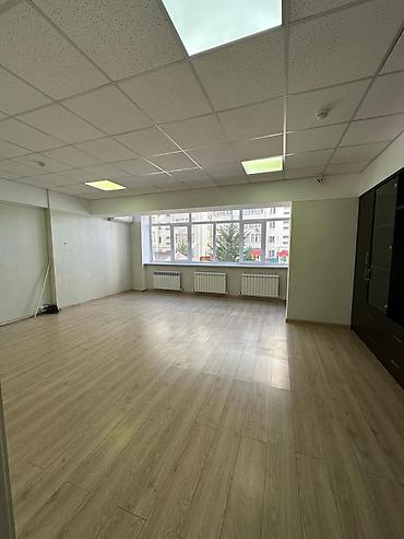 Продажа офисов: Продажа офисов 101 м², С ремонтом, С мебелью, Многоэтажное здание, 1 этаж — 1