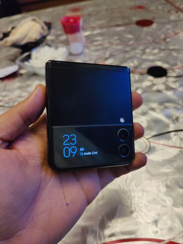 Samsung: Samsung Z Flip, 256 GB, rəng - Qara, Simsiz şarj, İki sim kartlı, Düyməli — 1