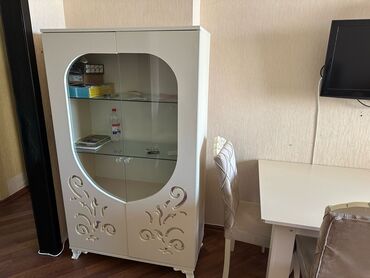 Ofis dəst mebeli: Ofis mebel dəsti Tərkibi: - Sürgülü qapılı iki rəng kombinli — 10