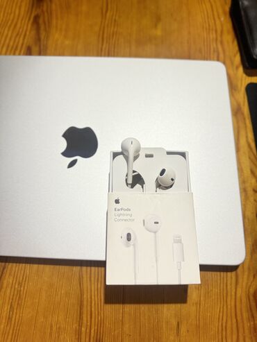 iphone xs max price in bishkek: Airpods Lightening connector ( очень хорошое состояние) до 14 pro