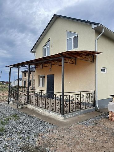 готовый домик под ключ: Двухэтажный дом с внешней отделкой, расположенный в живописном районе — 3