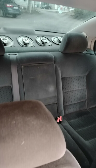 Volkswagen: Volkswagen Bora: 1.6 l | 1999 il Sedan — 3