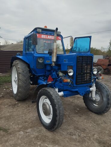 Traktorlar: BELARUS 80.1 təkərli traktor Xüsusiyyətlər: - Güclü dizel mühərrik — 8