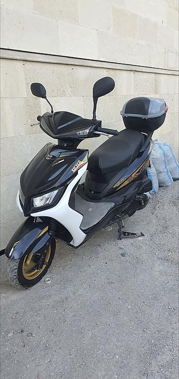 125: Скутер Kymco (линейка KPipe/Like — наклейка «KLINE») с задним кофром — 1