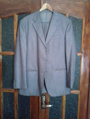 современный мужской костюм: Костюм 4XL (EU 48), цвет - Серый