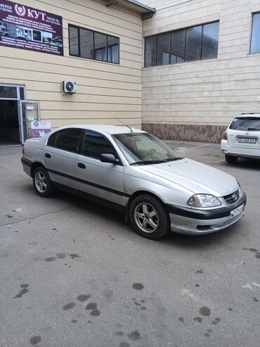 Toyota: Toyota Avensis: 2001 г., 2 л, Механика, Дизель, Седан