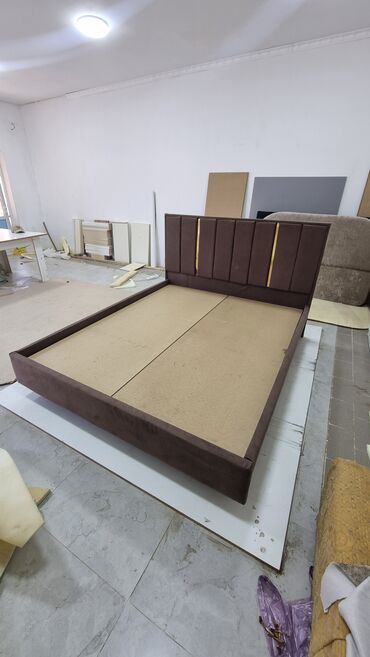 Двуспальные кровати: Двуспальная кровать, Новый, С мягкой обивкой, длина - 200 см — 6