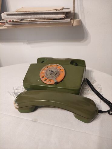 futbol eşyaları: Dekor kimi istifadə üçün antik telefon