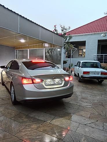 spark chevrolet: Chevrolet Malibu LT – sedan Xarici görünüş: - Rəng: şampan/metalik — 7