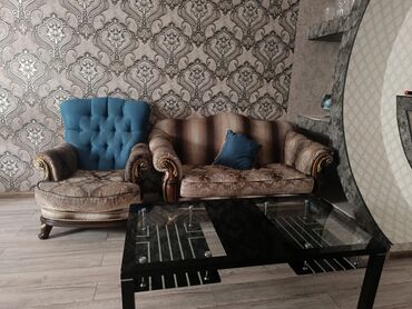 Ev üçün digər mebel: İşlənmiş, Divan, Jurnal masası, Kreslo