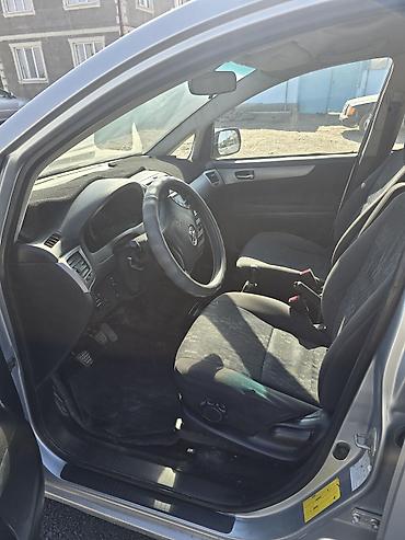 lexus rx 2009: Toyota Avensis Verso: 2004 г., 2 л, Механика, Дизель, Минивэн — 6