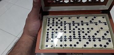 Masaüstü oyunlar: Taxta qutuda domino dəsti - Klassik “Dominoes” yazılı taxta qutu — 5