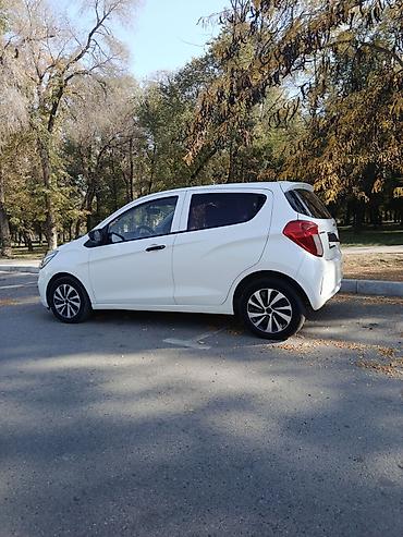 chevrolet spark 2017: Chevrolet Spark: 2018 г., 1 л, Вариатор, Бензин, Хэтчбэк — 5