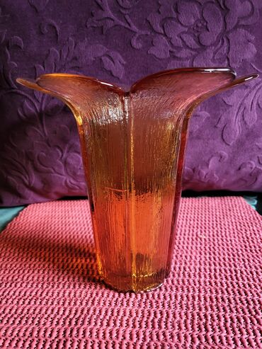 Ostali kućni dekor: Vaza nova iz 60,70ih. Samobor kristal,led kristal,rucni rad. Sve na na lalafo.rs — 13 Ostali kućni dekor: Vaza nova iz 60,70ih. Samobor kristal,led kristal,rucni rad. Sve na — 13