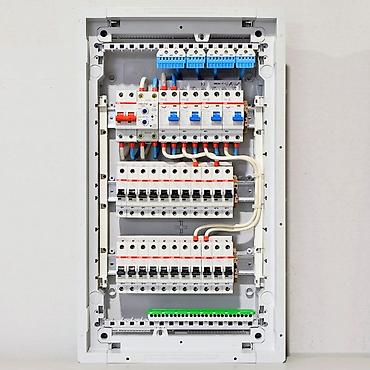 Электрики: Электрик | Установка счетчиков, Установка стиральных машин, Демонтаж электроприборов Больше 6 лет опыта — 4