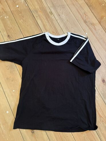 jaket modelleri: T-shirt 1-2defe geyinilip teze di XL (qiz ucun)