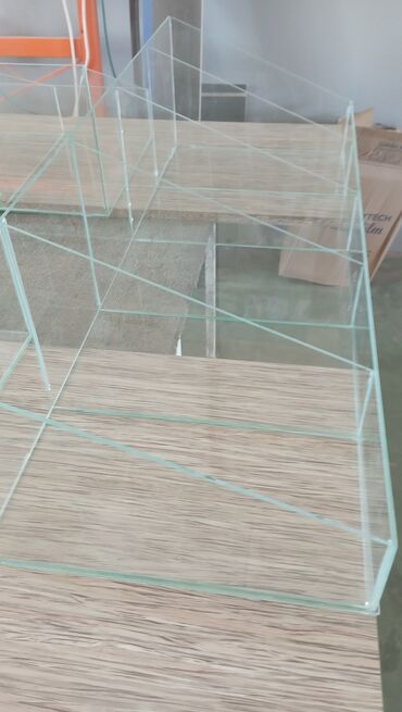 Mebellərin yığılması: Konfet və çərəz üçün vitrinlər sifarişlə hazırlanır — 3