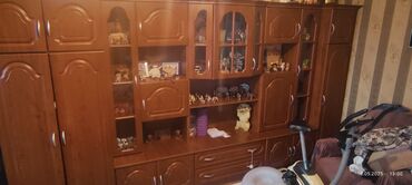 Гарнитуры для зала: Продам стенку производство Украина высота 2 метра ширина 3.5м