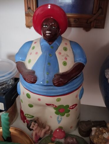 Редкая статуэтка - конфетница "Большая мама". 4500 сом. Всё на фото